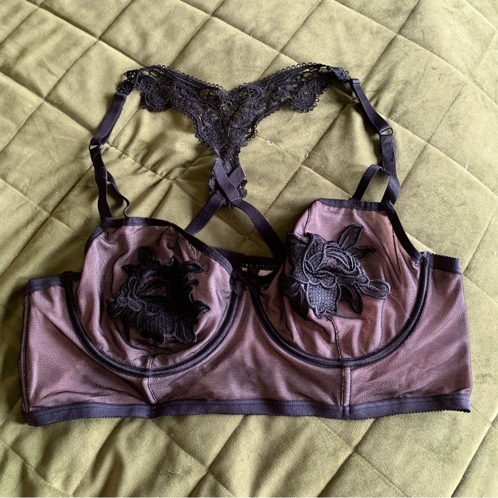 Black mesh longline bra with underwire rose appliqué torrid size 3